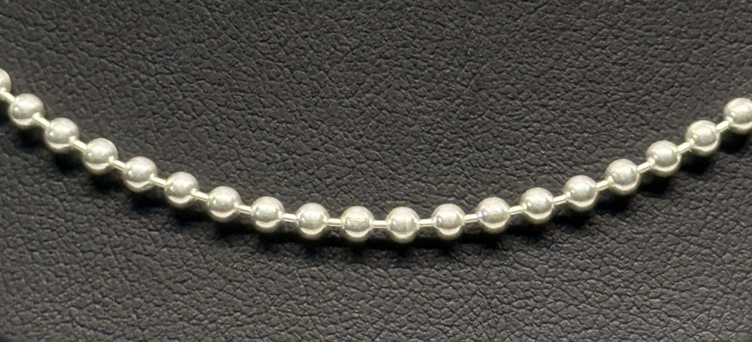 سلسلة الحمص ( bead chain ) تركي عيار 925 وزن : 11.85 جرام سلسلة الحمص ( bead chain ) تركي عيار 925 وزن : 11.85 جرام